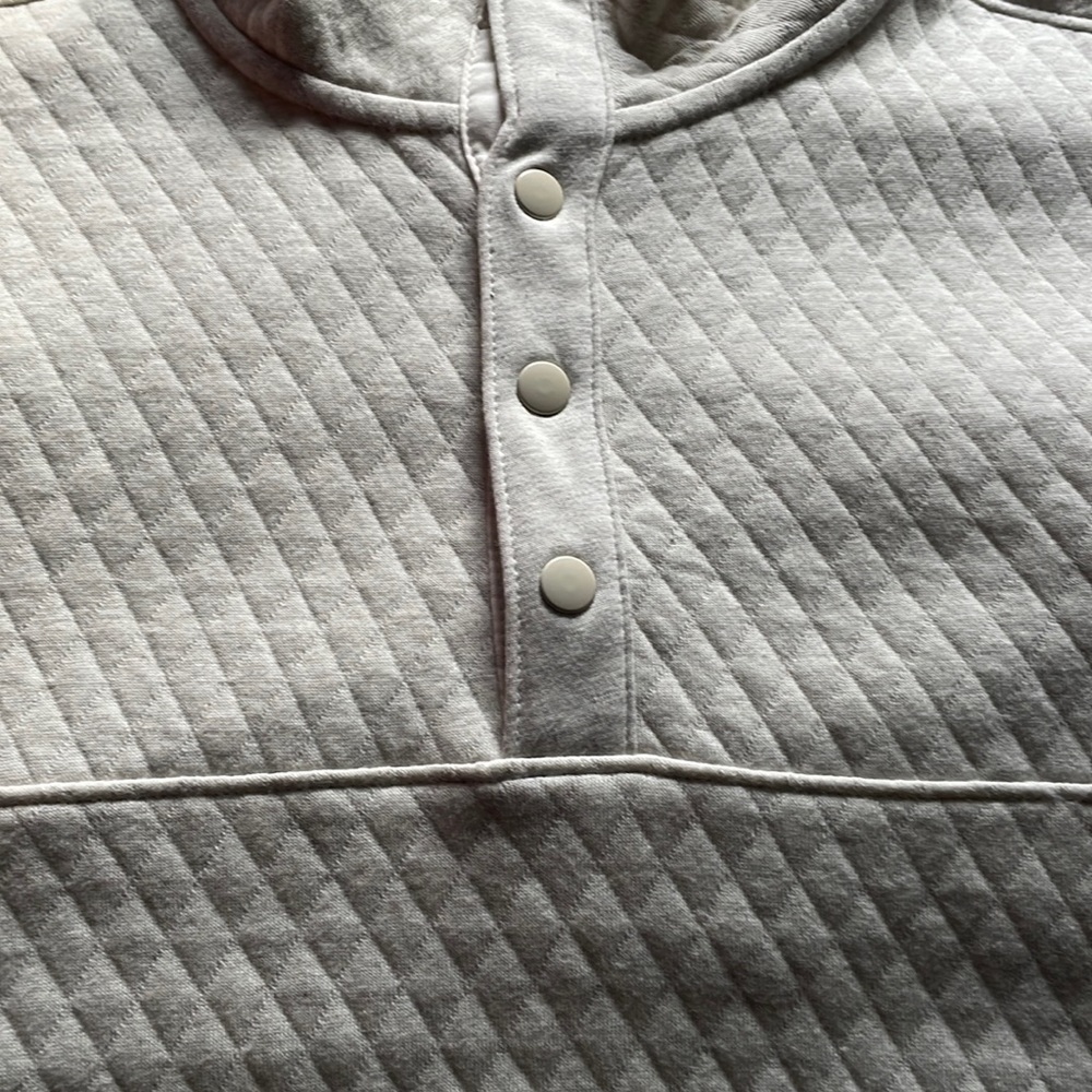 This is a Good-fellow turtle neck size S made in Vietnam brand new white
